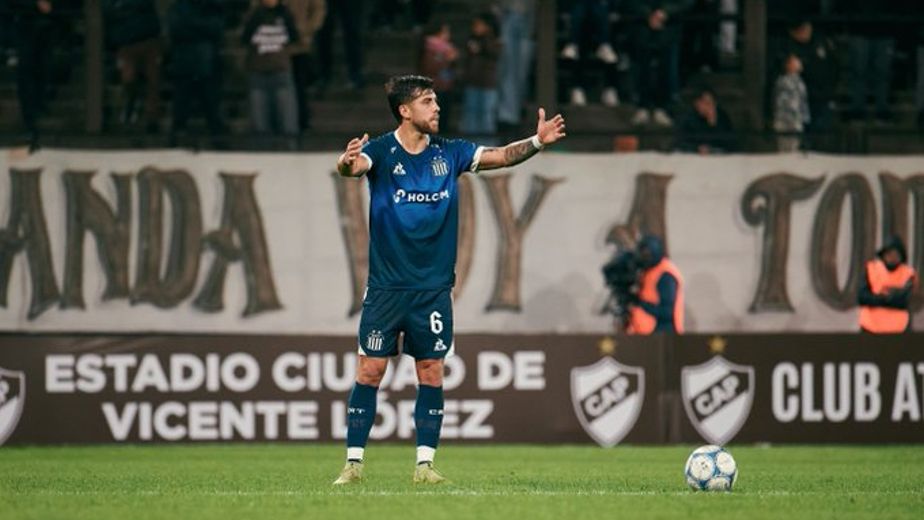 Al defensor de Talleres expulsado en Mendoza lo castigaron con una drástica sanción
