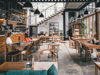 Un reconocido restaurante ofrece trabajo en Córdoba: cuáles son los puestos y los requisitos