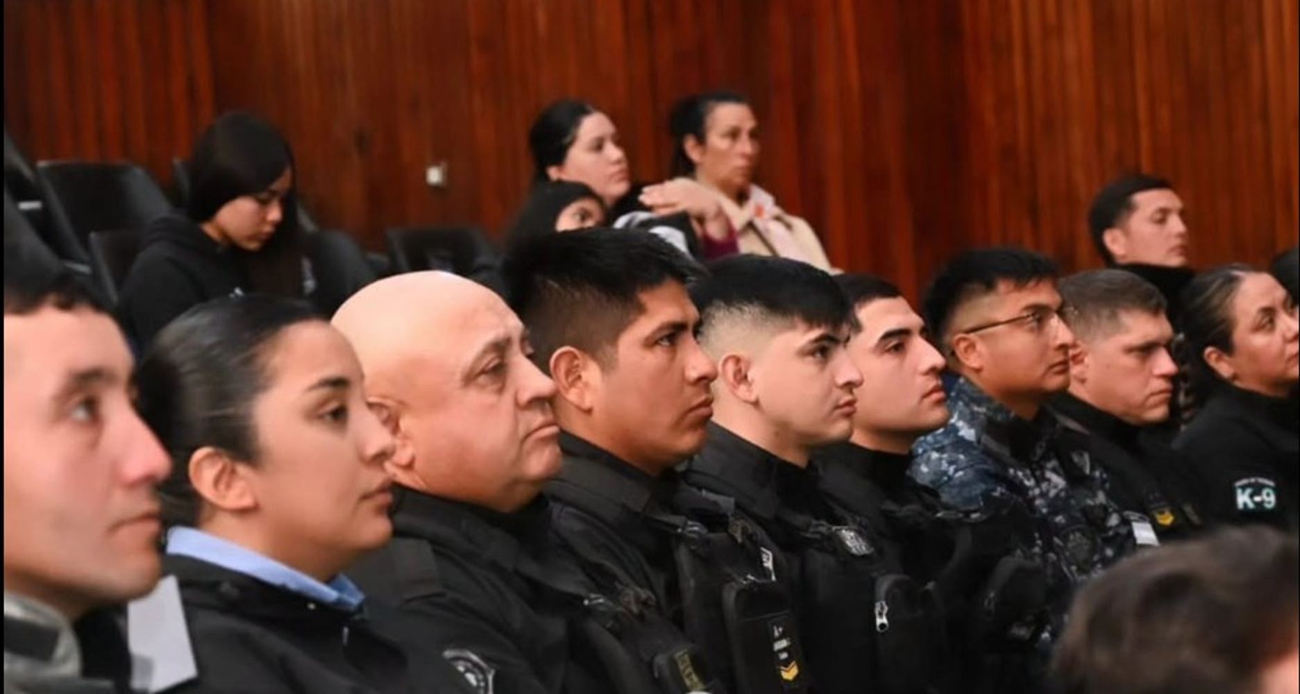 El acto se realizó en el Auditorio Policial Independencia y contó con la presencia del Jefe y el Subjefe de la fuerza.