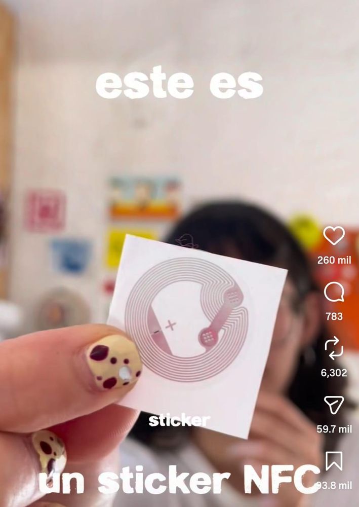 Fácil y seguro: un sticker NFC que avisa por WhatsApp cuando llegas a casa