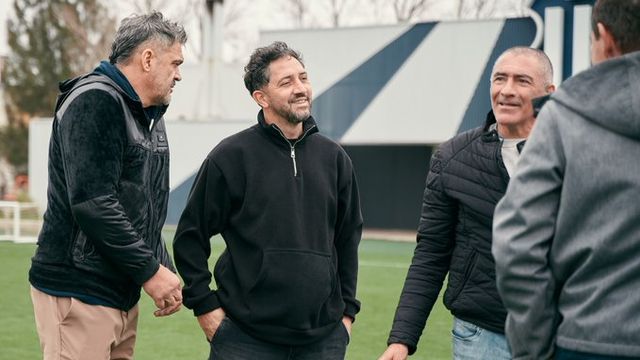 Julián Maidana, Rodrigo Astudillo y Gustavo Lillo, parte de los referentes históricos de Talleres que llevaron un mensaje al plantel.