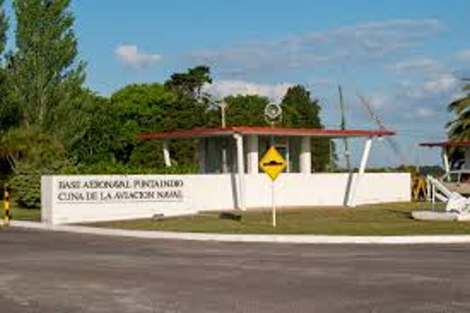 La Base Aeronaval Punta Indio deja de operar: sus unidades se trasladan a Espora