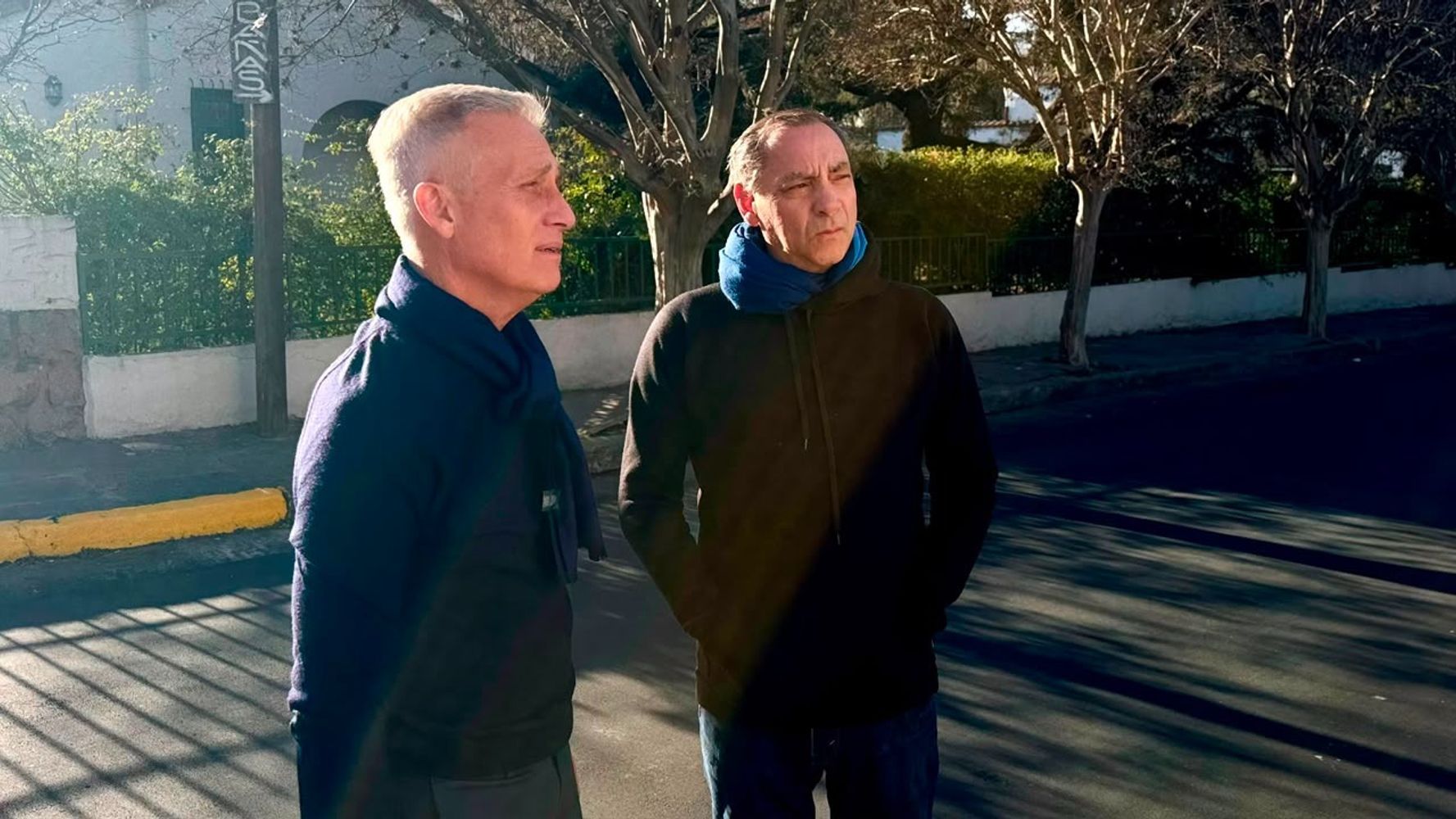 El intendente Esteban Avilés recorrió con la comisión vecinal la repavimentación de calle Almafuerte en Villa Suiza.