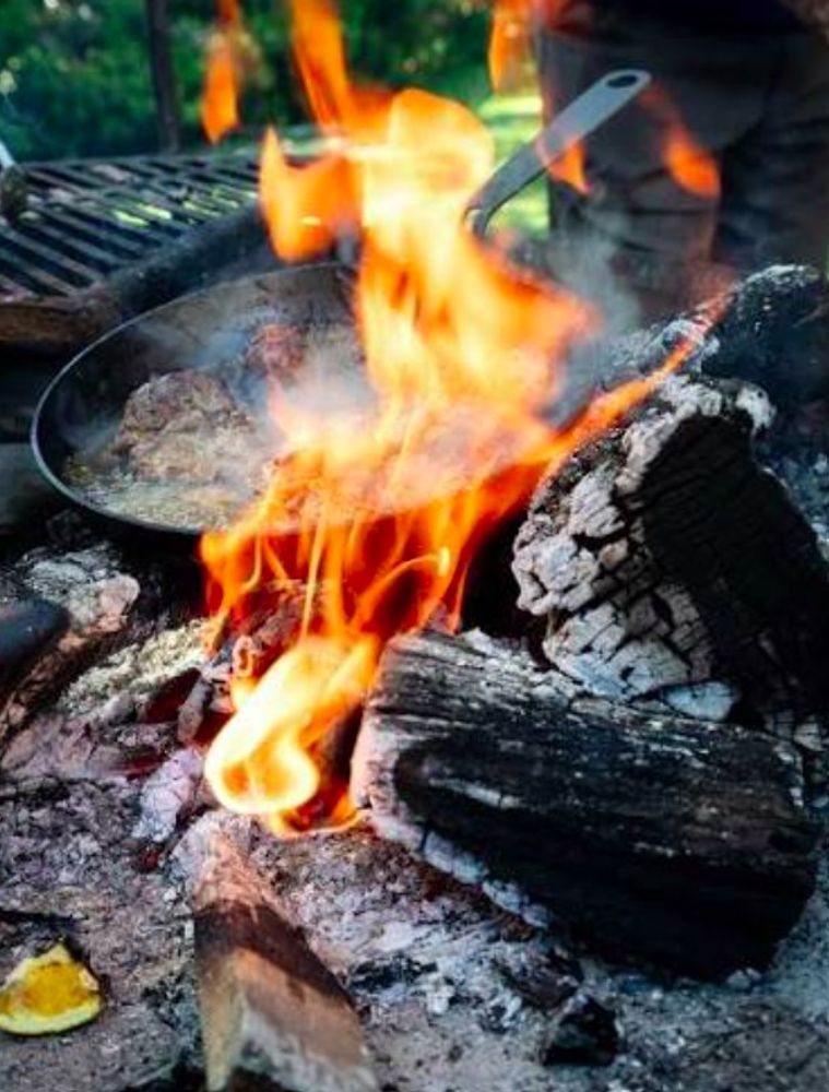 Si tenés yerba usada y cartón tenés un tesoro: podés hacer carbón ecológico para el asado