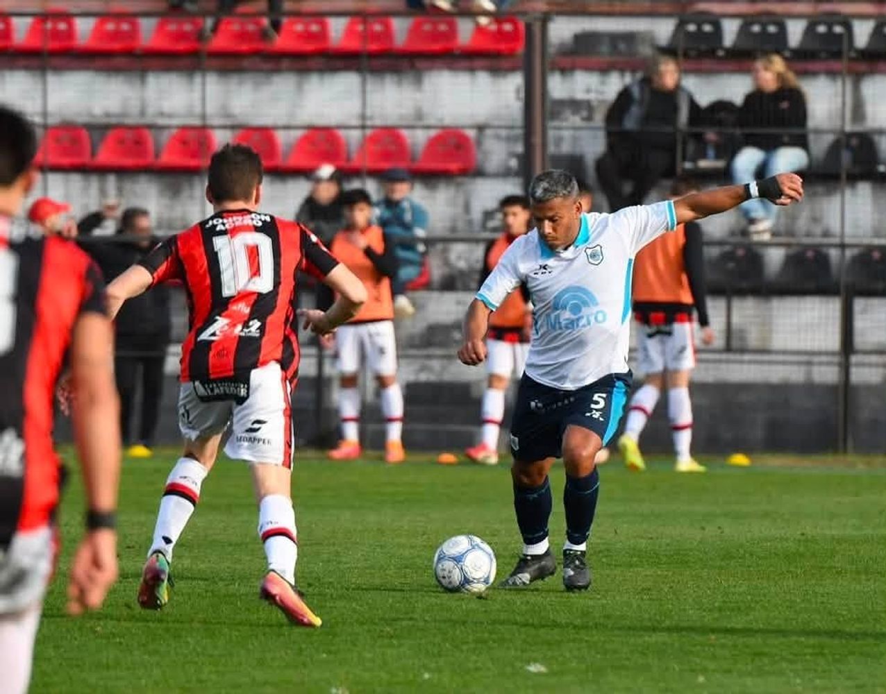 Fue un duelo más que entretenido lo visto en Paraná, que terminó en empate 3 a 3 entre el local Patronato y Gimnasia y Esgrima de Jujuy, por la fecha 26 de la Zona B de la Primera Nacional.