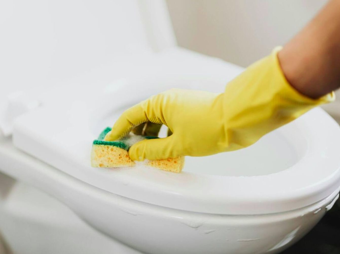 Si tu bidet o inodoro tiene sarro, podés quitar las manchas con solo dos ingredientes: detergente y ácido cítrico