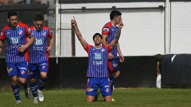 Nicolás Ovando (Rosario Puerto Belgrano). 