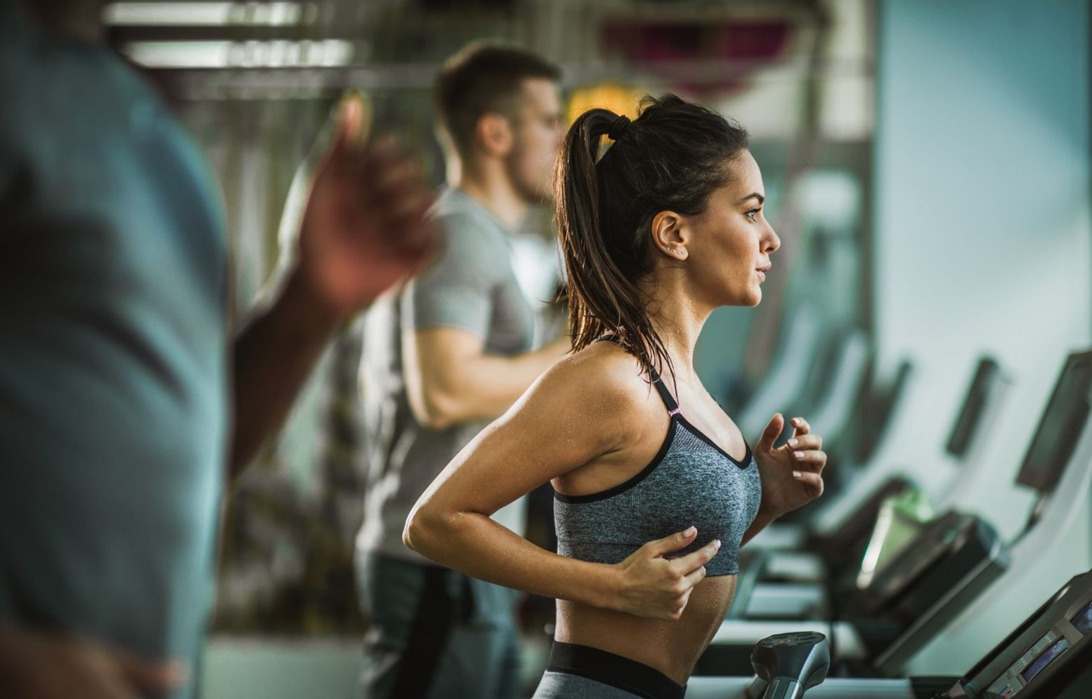 Comencé el gimnasio: ¿Qué tomo, creatina o proteína? I Opina una nutricionista especializada en salud hormonal