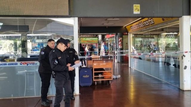 Un hombre de 80 años falleció en los andenes de la Terminal de Ómnibus de Posadas.