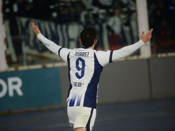 El nuevo 9 de Talleres mostró credenciales: el festejo del "Canario" Álvarez Martínez y el reclamo de Di María