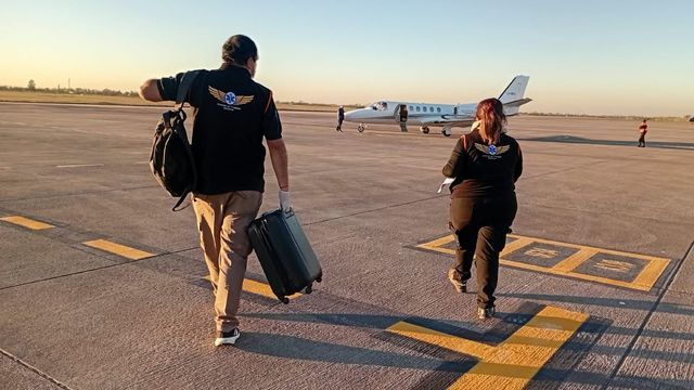 El traslado se realizó este viernes con acompañamiento médico y de enfermería durante todo el vuelo.