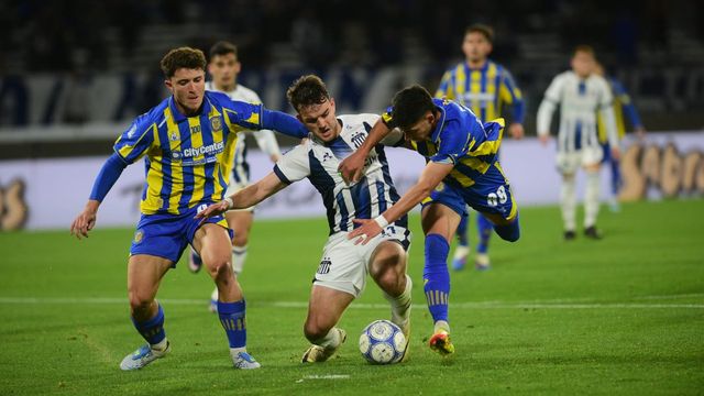 El gol de Valentín Depietri para el 2 a 0 no le alcanzó a Talleres, que sigue último y sin ganar de local.