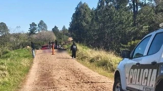 Dos muertos y un adolescente herido tras un choque entre motos en Arroyo del Medio.