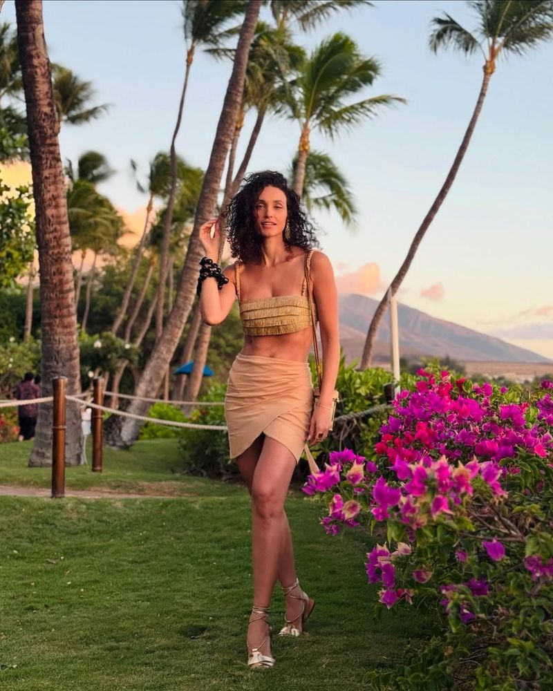 Débora Nascimento.