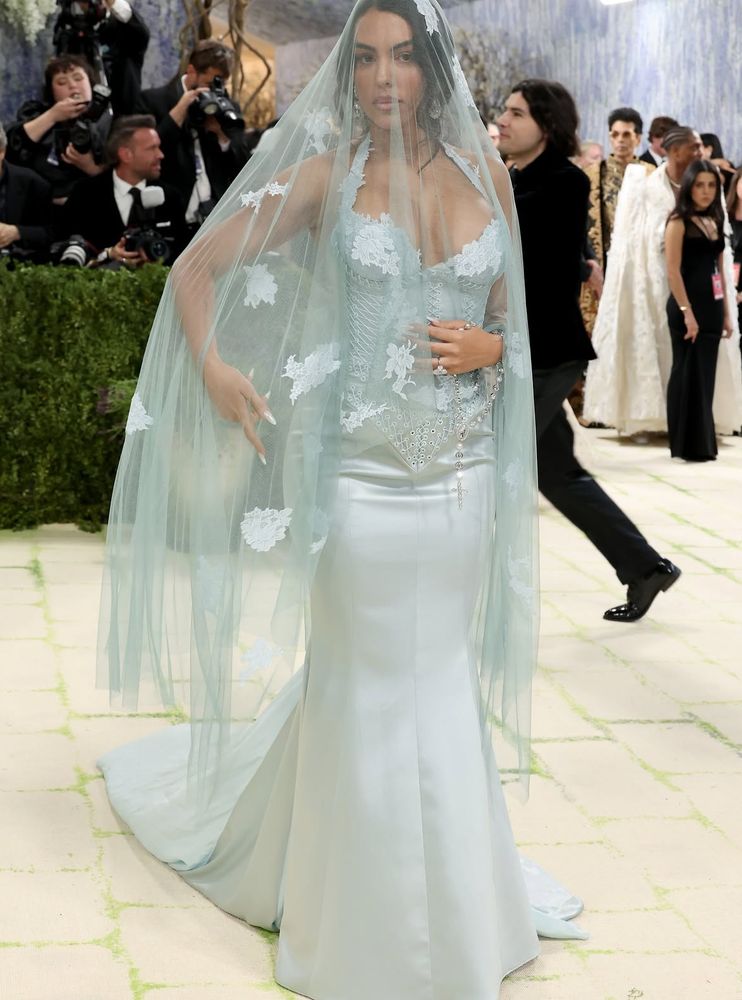 Durante la Met Gala 2026, Georgina Rodríguez apostó por un vestido de Ludovic de Saint Sernin. 