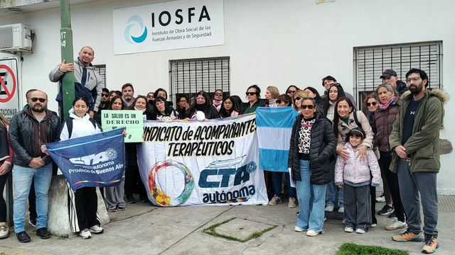 Reclamo de acompañantes terapéuticos a IOSFA 