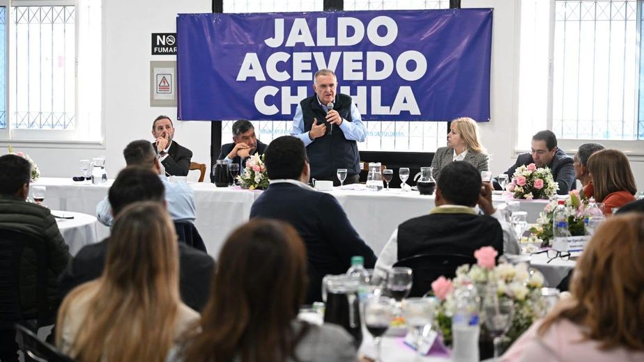 Jaldo encabezó un almuerzo de trabajo con funcionarios de la Capital