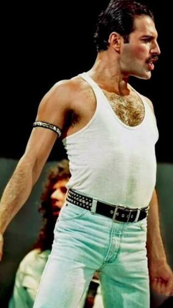Freddie Mercury, músico: "Cuando esté muerto, ¿me van a recordar? Realmente no pienso en eso. Depende de ellos. Cuando esté muerto, ¿a quién le importa?"