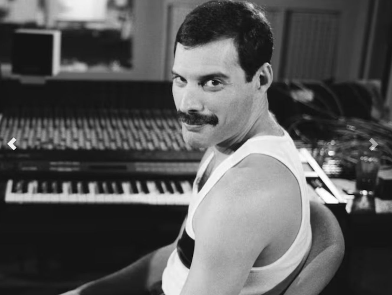 Freddie Mercury, músico: "Cuando esté muerto, ¿me van a recordar? Realmente no pienso en eso. Depende de ellos. Cuando esté muerto, ¿a quién le importa?"