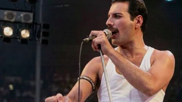 Freddie Mercury, músico: "Cuando esté muerto, ¿me van a recordar? Realmente no pienso en eso. Depende de ellos. Cuando esté muerto, ¿a quién le importa?"