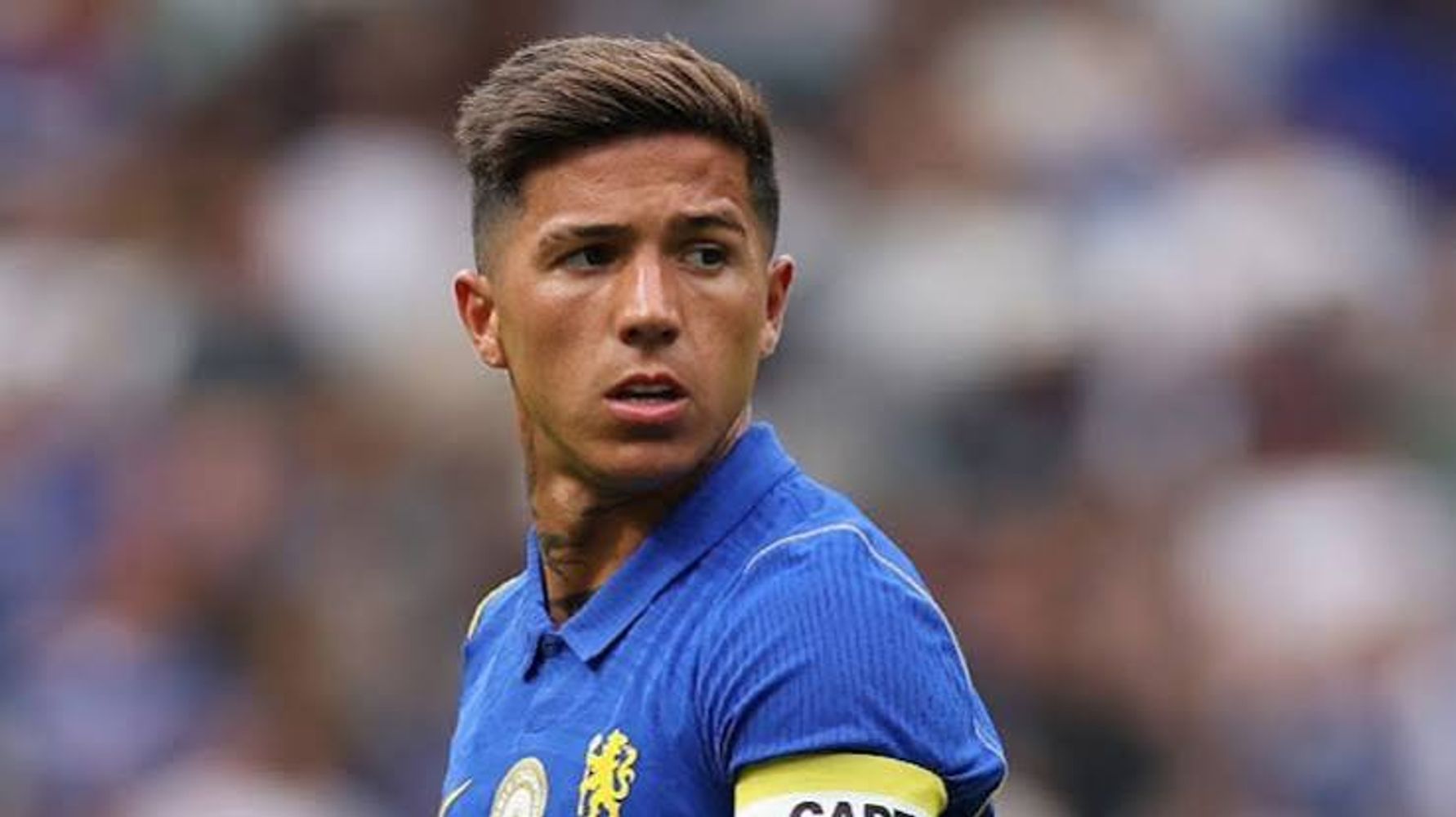 El arquero es seguido por Chelsea, donde juega Enzo Fernández.