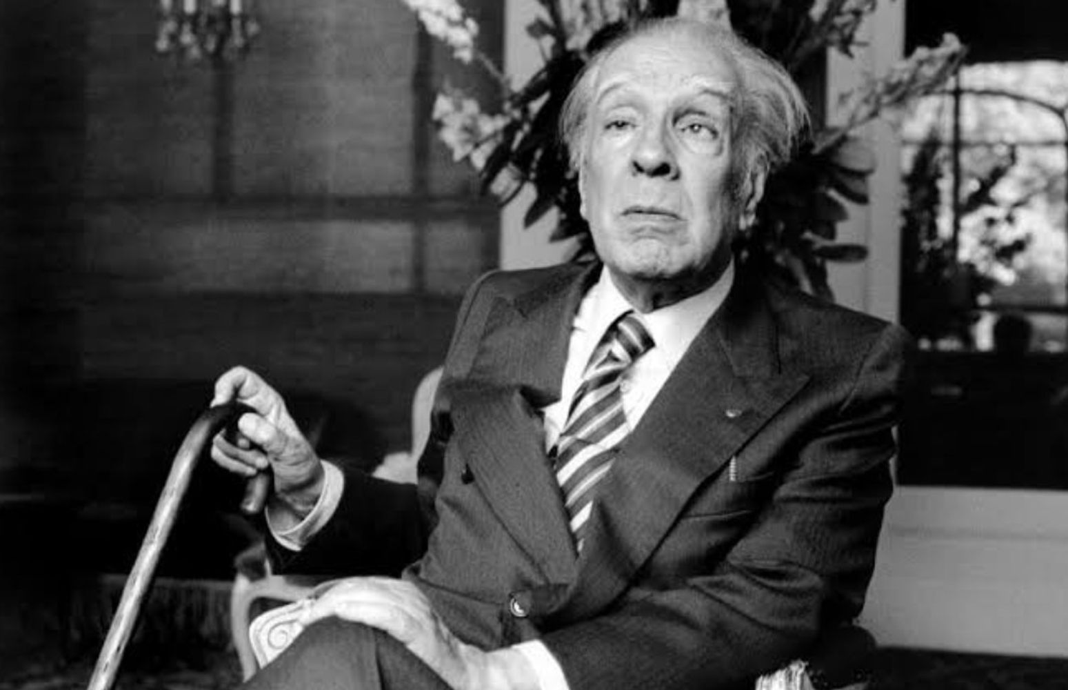 La emotiva reflexión de Jorge Luis Borges, escritor: "La única cosa sin misterio es la felicidad, porque se justifica por sí sola"
