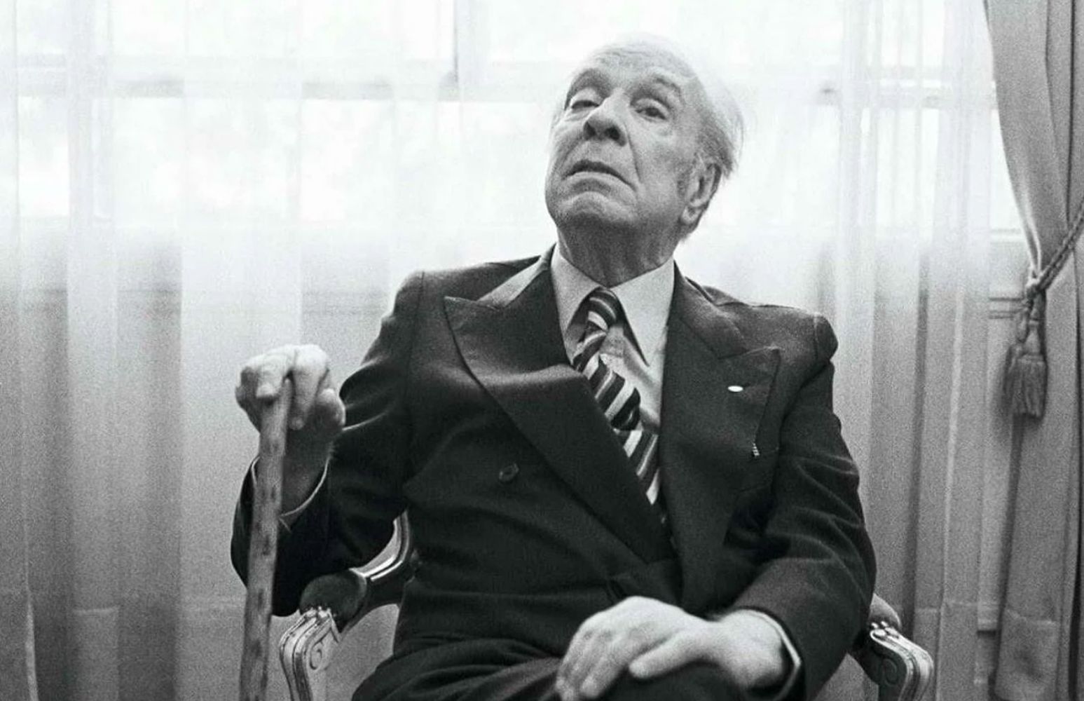La emotiva reflexión de Jorge Luis Borges, escritor: "La única cosa sin misterio es la felicidad, porque se justifica por sí sola"