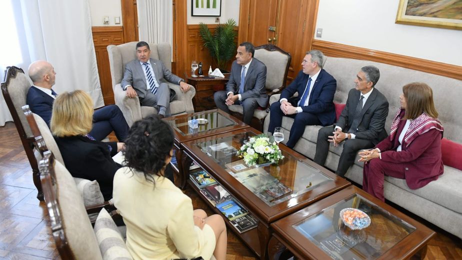 El vicegobernador recibió al diplomático en el marco de una agenda de cooperación bilateral.