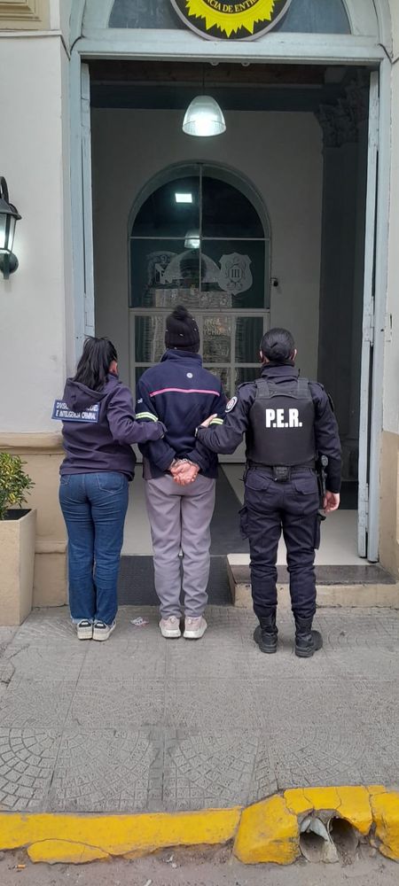 Detenidos por abuso sexual.