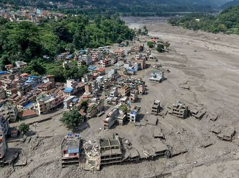 Qué es una riada y cómo se producen: el fenómeno que dejó cientos de muertos y desaparecidos en China y Nepal