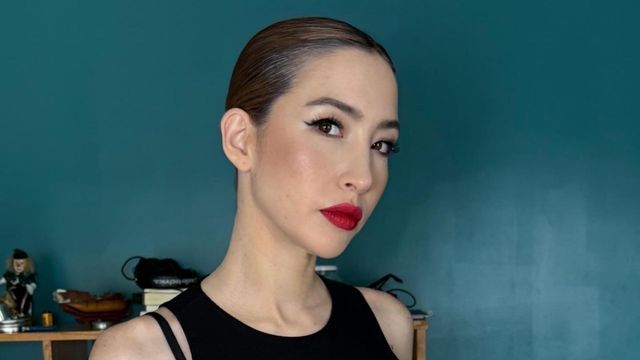 Sofía Gala Castiglione apostó por la sastrería subversiva y dio cátedra de estilo con un look "gothic glam"