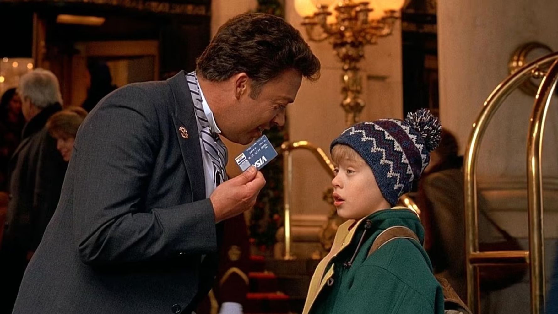 Tim Curry en “Mi pobre angelito”.