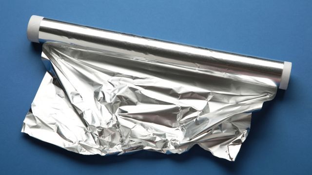 Papel aluminio.