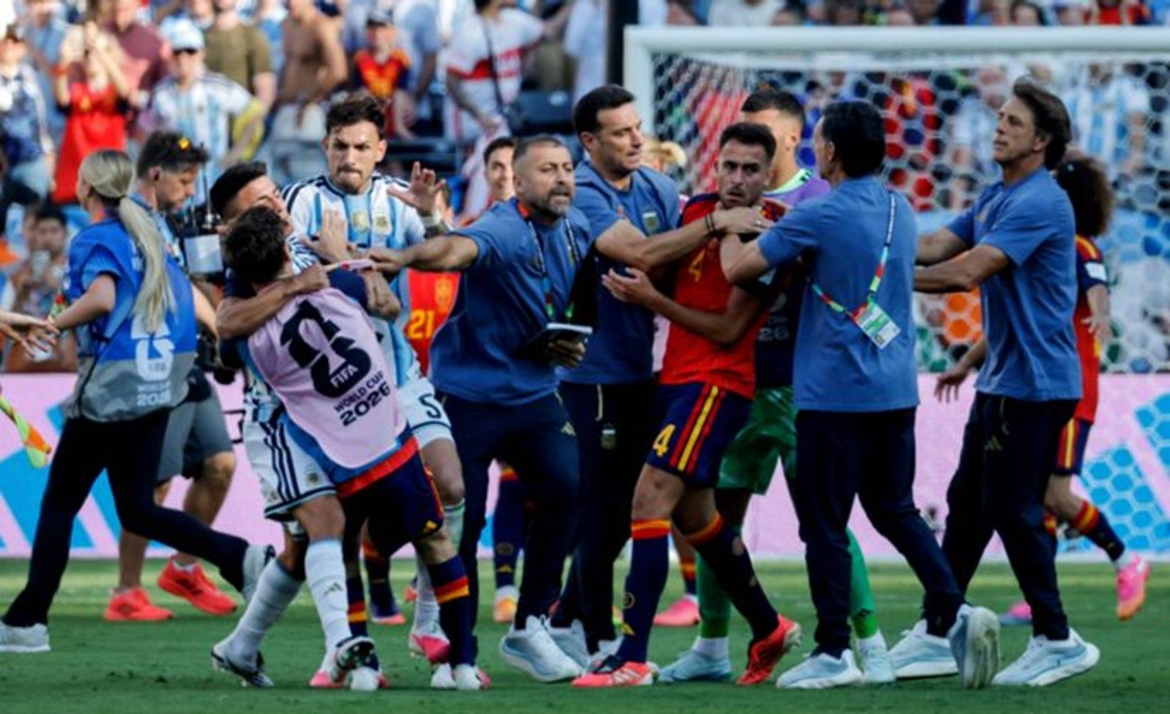 El bochornoso final entre Argentina y España en el Mundial.