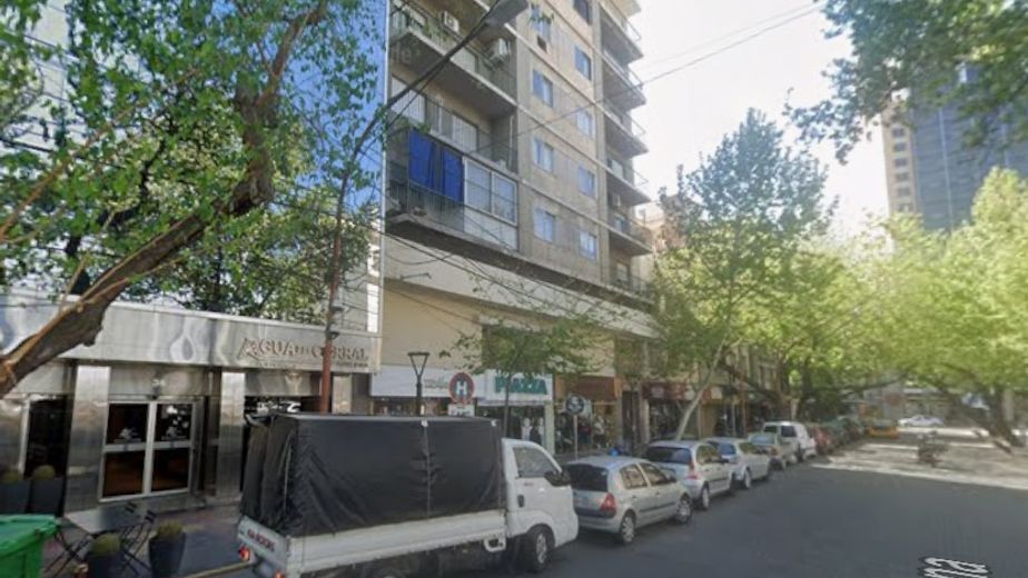 Una turista cayó al vacío del quinto piso de un hotel de Mendoza: investigan en qué circunstancias y su novio quedó detenido