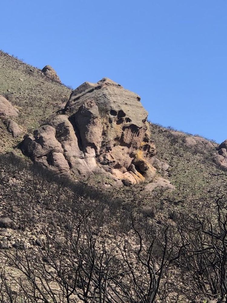 La Cabeza del Soldado, una singular formación rocosa ubicada en las alturas de Los Cocos, con amplias vistas del Valle de Punilla.