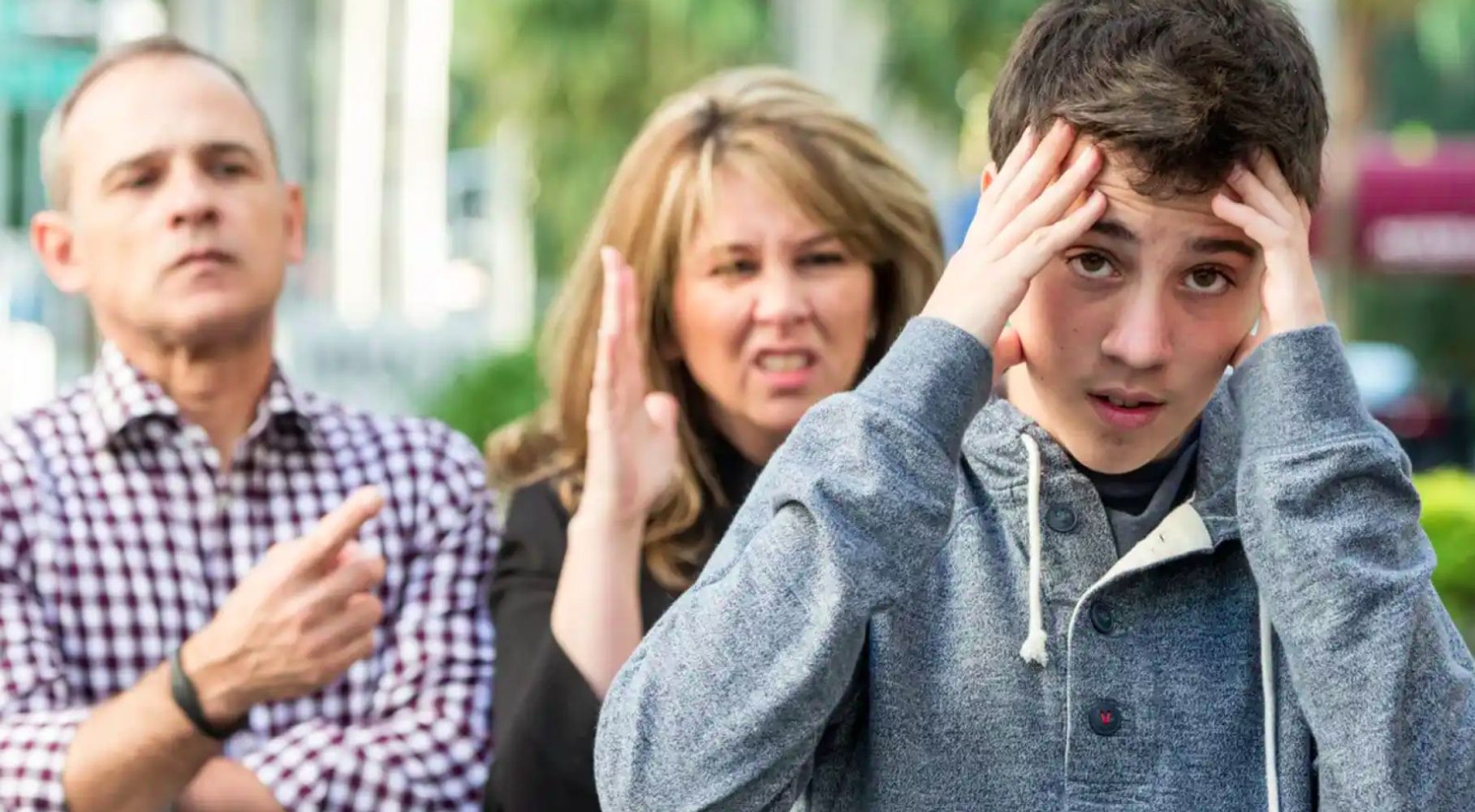 Alfonso Navarro, psicólogo de adolescentes: "Cuando pierden el control, necesitan un adulto capaz de marcar el límite"
