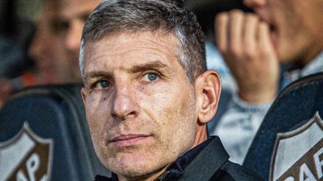 Martín Palermo, entrenador de Platense.