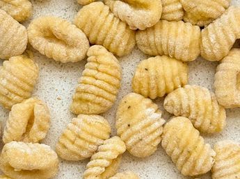 Ñoquis de papa caseros para el 29: la receta infalible para que queden suaves, esponjosos y no se desarmen en la olla