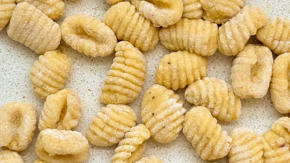 Ñoquis de papa caseros para el 29: la receta infalible para que queden suaves, esponjosos y no se desarmen en la olla
