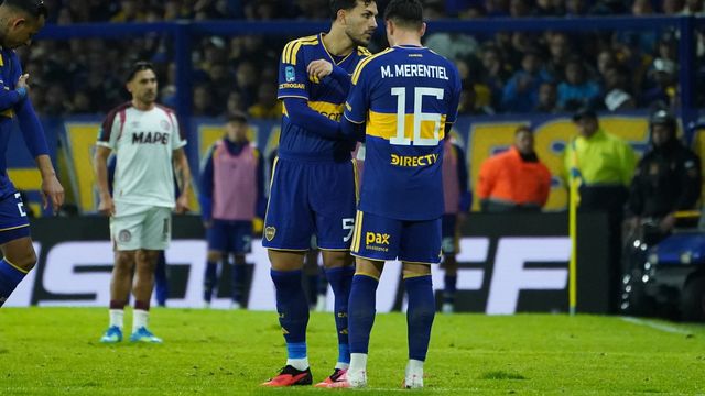 Leandro Paredes volvió desde el banco en Boca, y se puso la cinta de capitán otra vez.