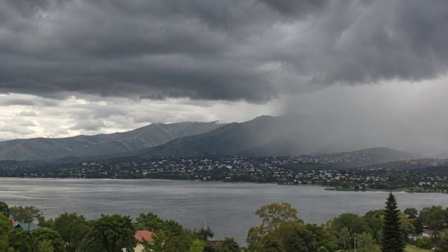 El fenómeno de El Niño podría favorecer una primavera y un verano con mayor humedad y episodios de lluvias intensas en Punilla.