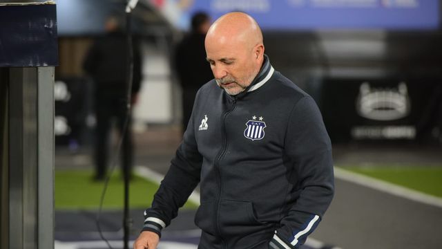 Jorge Sampaoli, otra vez reprobado por el magro empate de un Talleres último en la tabla.