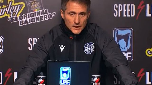 La furia del Mellizo Guillermo, expulsado, y con un fuerte reclamo por el gol anulado a Vélez ante Riestra.