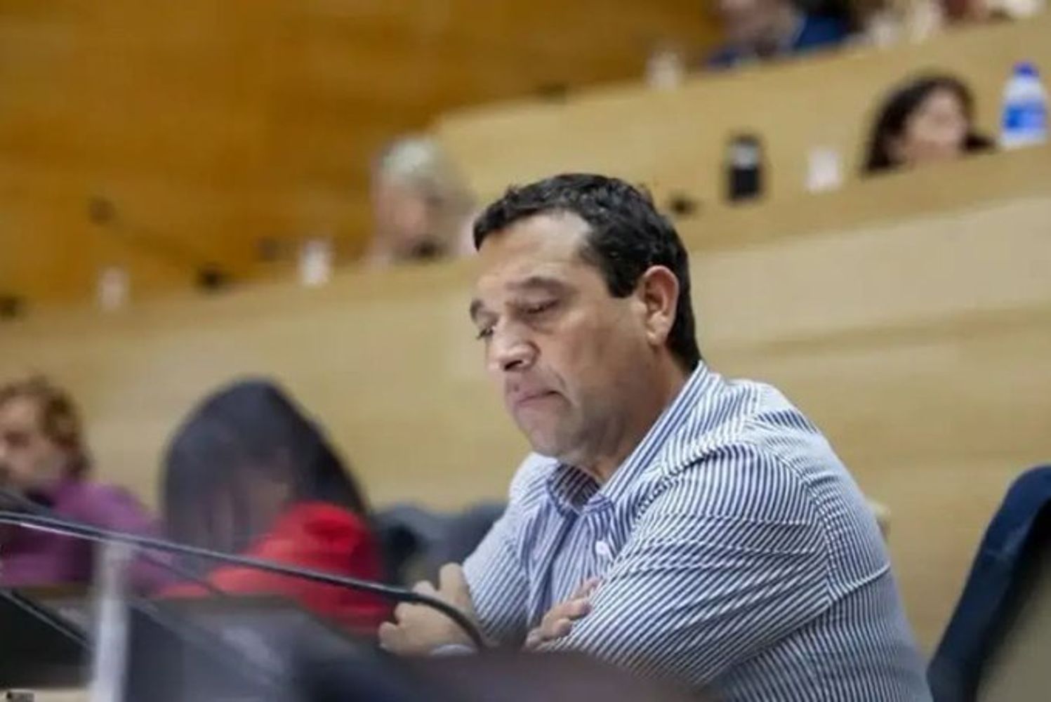 Ernesto "Cañito" Flores, legislador del PJ, presentó la renuncia en medio de un escándalo.