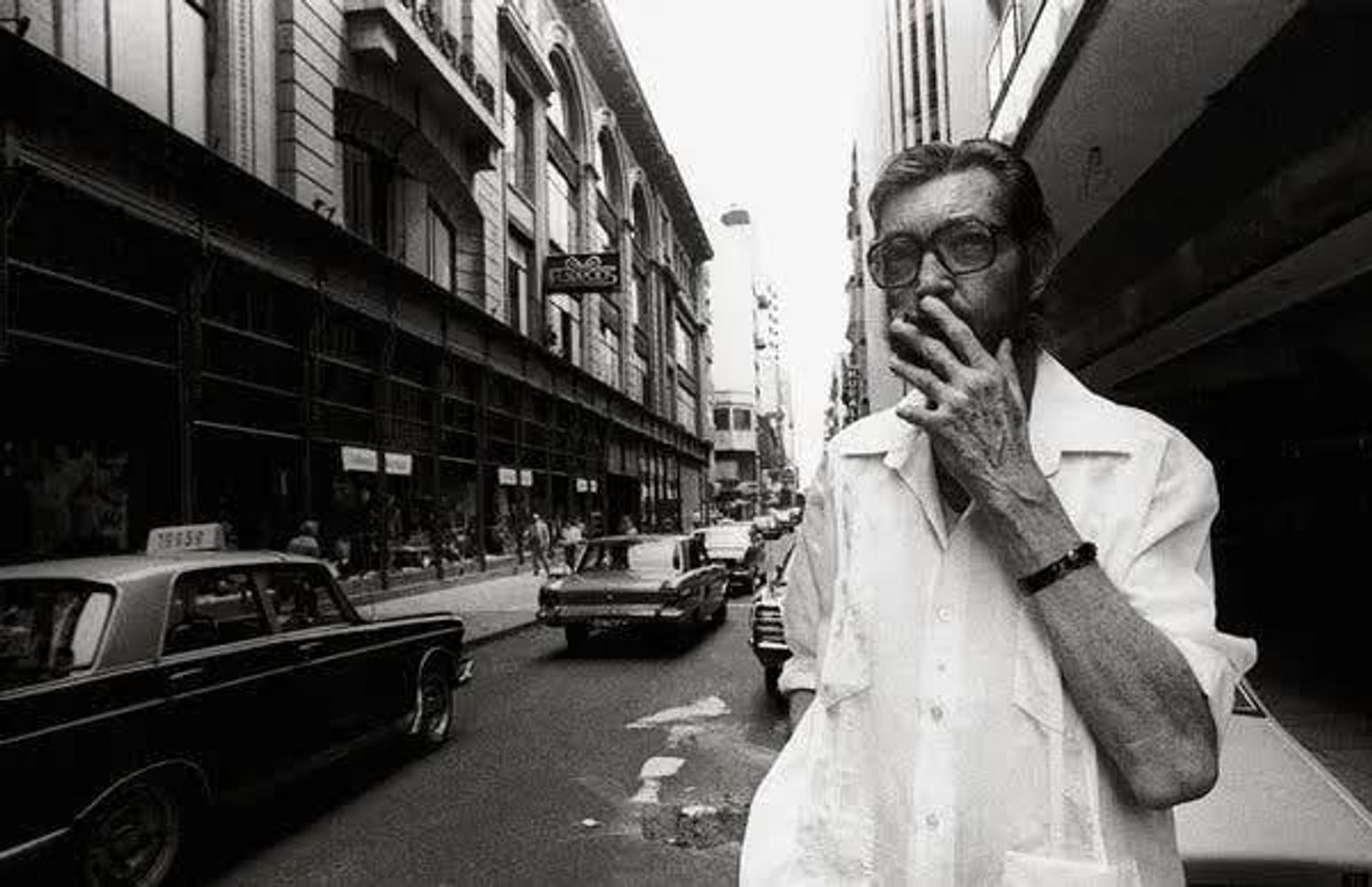 Julio Cortázar, escritor: "No tengo ninguna noción de tiempo. Me resulta insoportable. Escribo sin horarios"