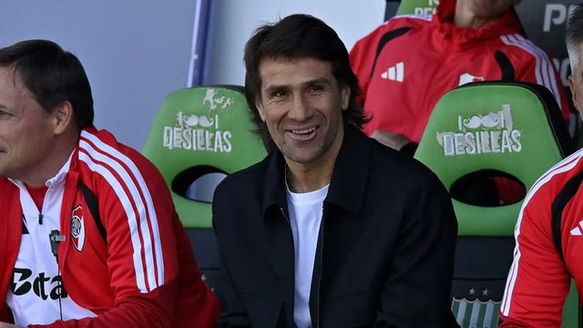 Triunfo de River, en la presentación de Leonardo Ponzio como DT interino.