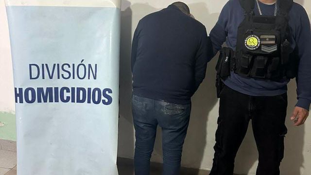 La División Homicidios detuvo al sospechoso tras analizar cámaras de seguridad de la zona.
