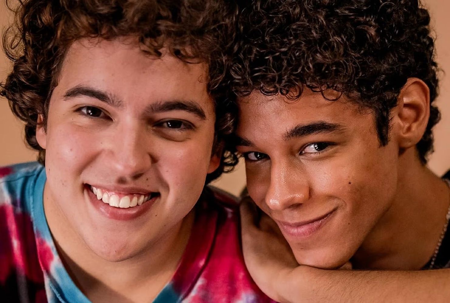 Felipe y Caio deberán convivir durante quince días, un período que cambiará por completo su relación.