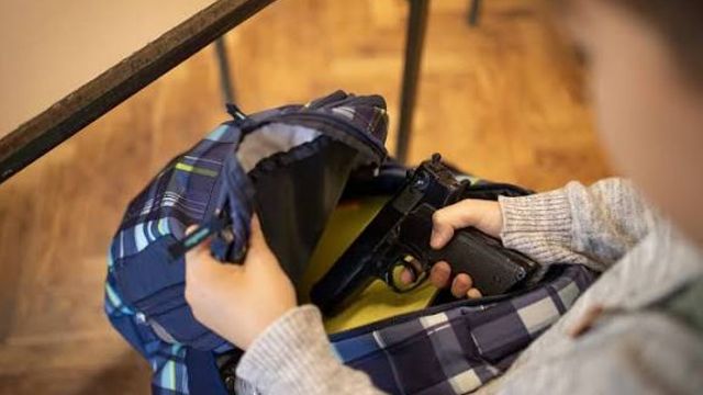 El mandatario combinó un llamado a la responsabilidad parental con un balance en seguridad.